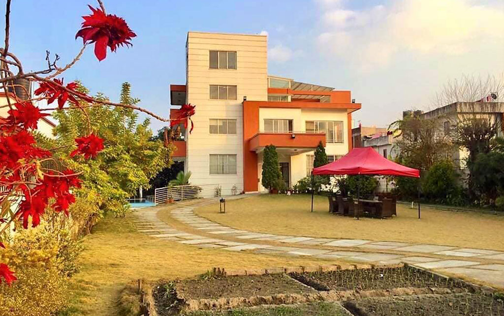 Bungalow House On Sale in Golfutar Height